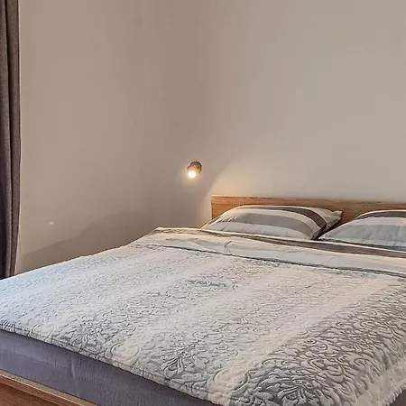 1 Bedroom In * Turanj
