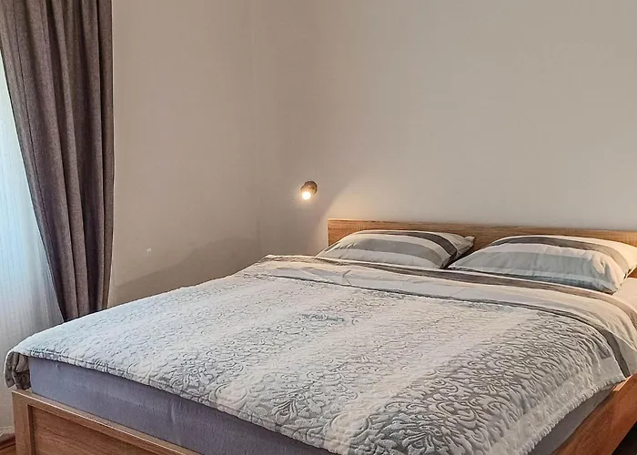 1 Bedroom In * Turanj